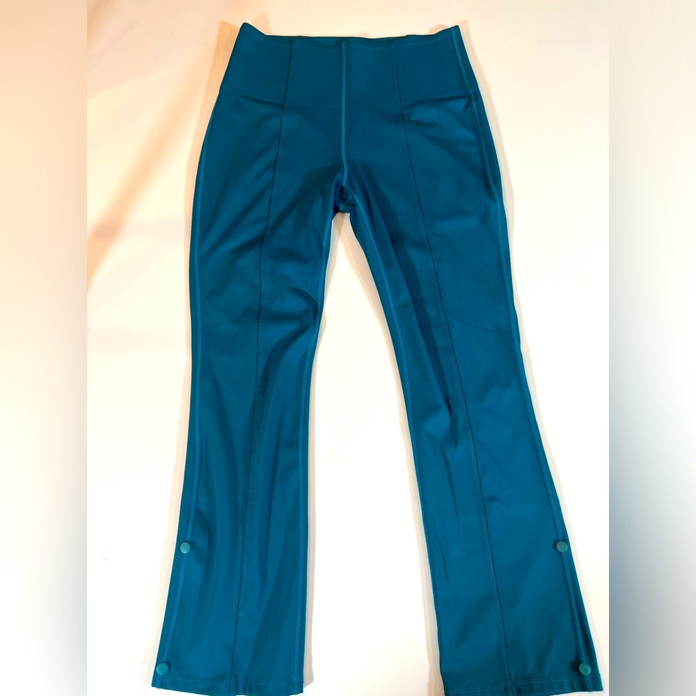 Halara ultra High-Waisted teal Pants/leggings 
Size large